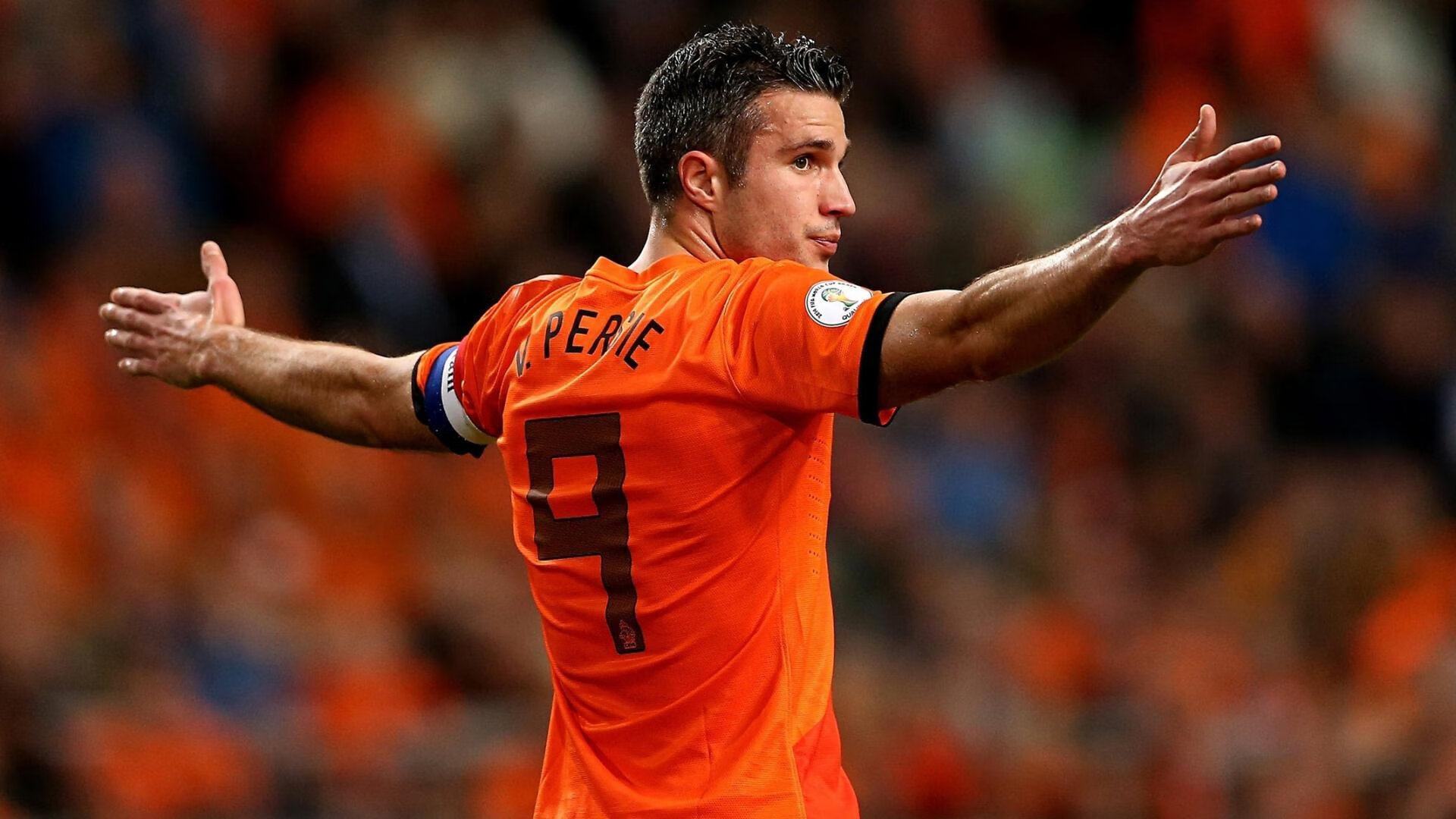 哈兰德在对抗强队时不仅得分还积极参与团队防守,哈兰德到底什么水平