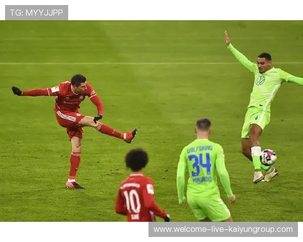 全意大利裁判组执法!巴黎战拜仁,马里亚尼携VAR王牌待命,意大利 裁判